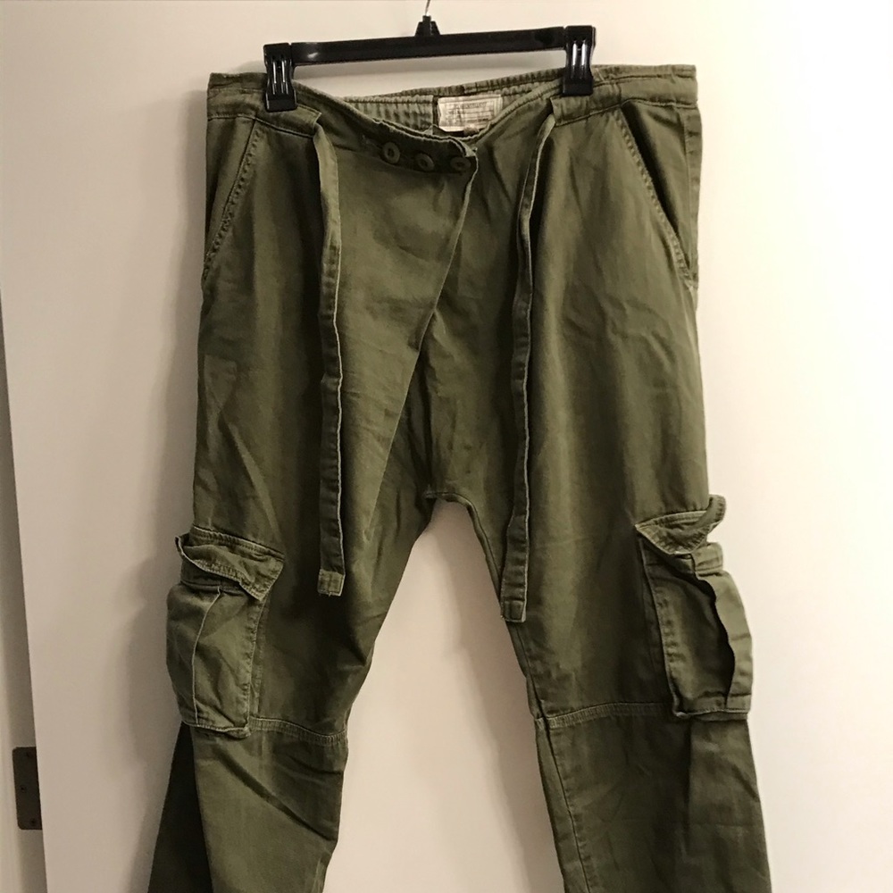 Cargo pants with tie belt